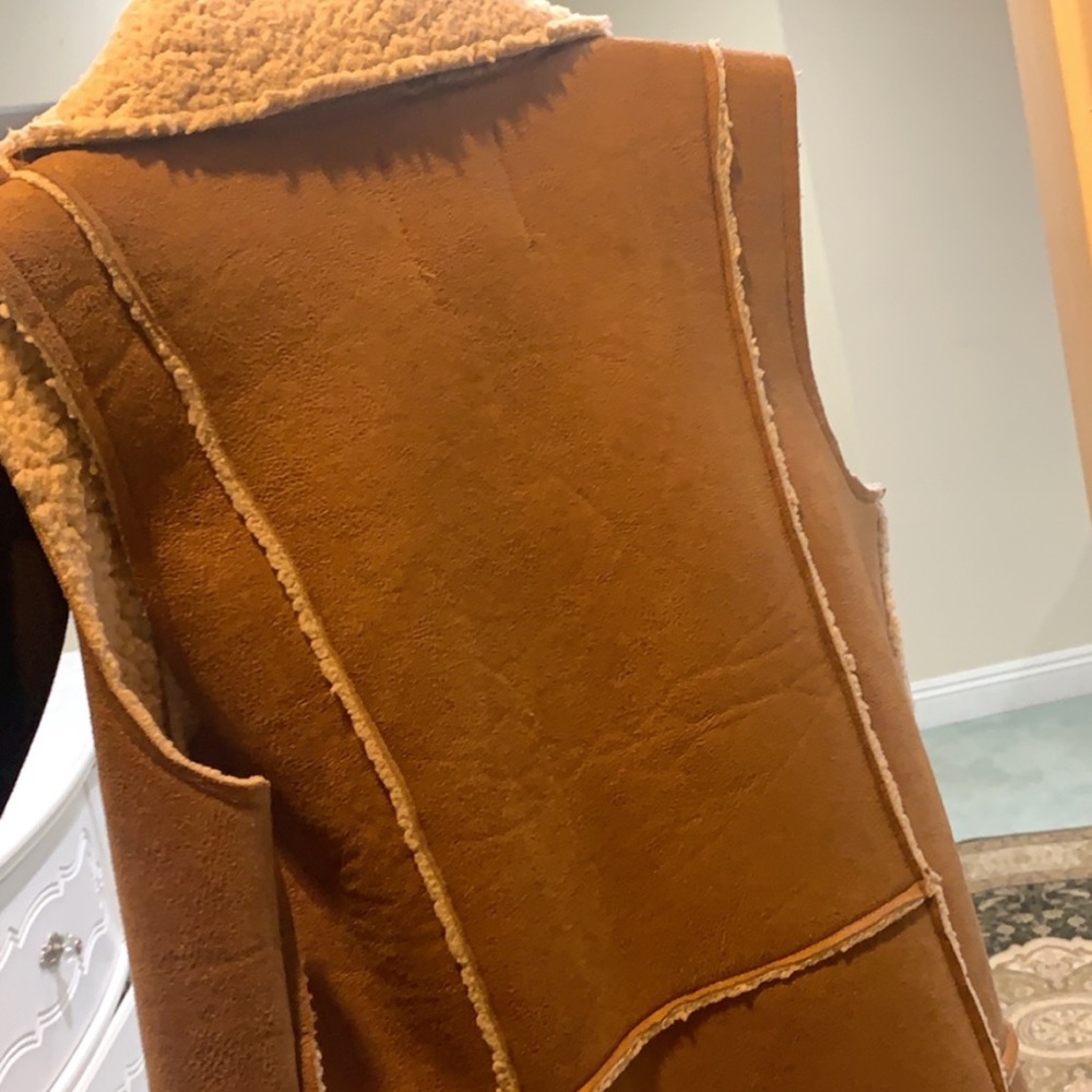 vest - Picture 2 of 2